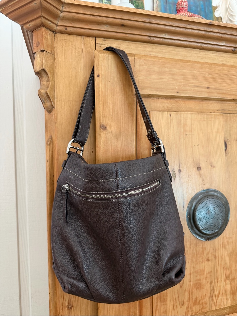 Coach Classic Medium Pebbled Leather Hobo Shoulder Bag in Dark Brown Leather - Picture 2 of 13